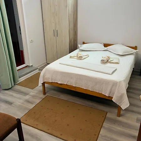Πανσιόν Casa Romica *